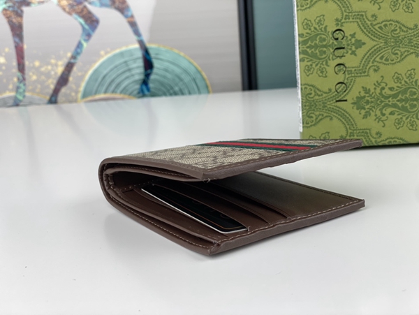 グッチ財布コピー内部構造